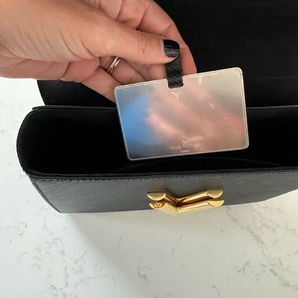 Louis Vuitton Twist MM - Picture 8 of 16